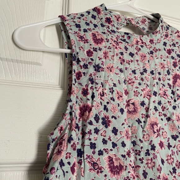 Floral romper NWT XS size - Picture 3 of 7